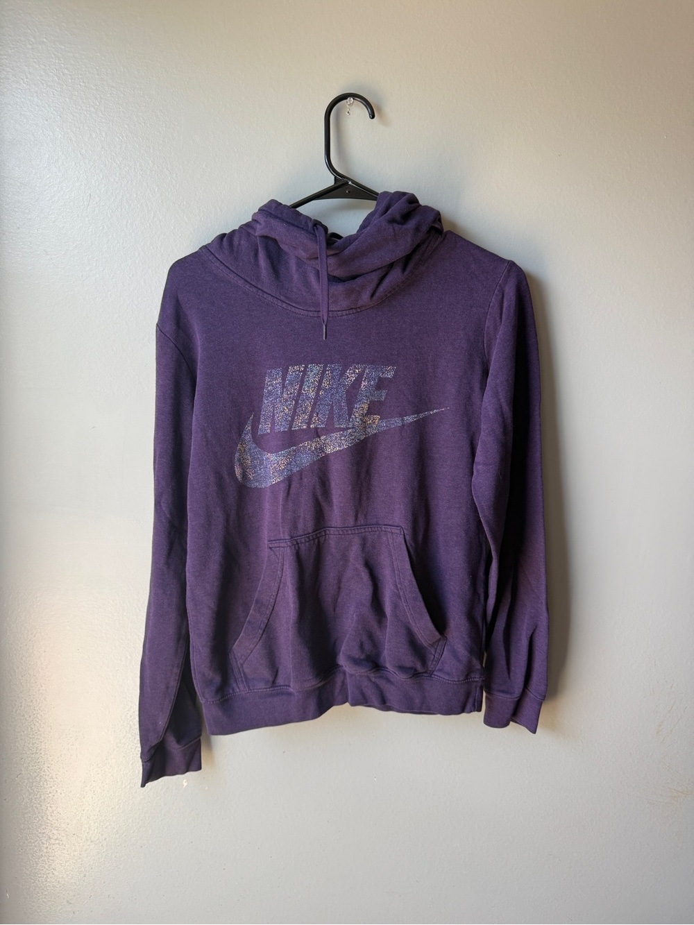 Nike Women’s Purple Funnel Neck Hoodie Sweatshirt Small Pullover Graphic